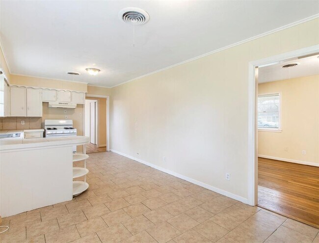 Foto del edificio - 123 Tanglewood Dr
