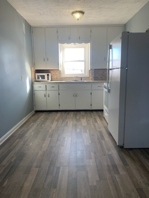 Kitchen/Dining - 1171 W Main St