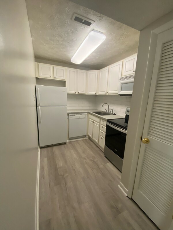 Foto principal - 6007 N College Ave