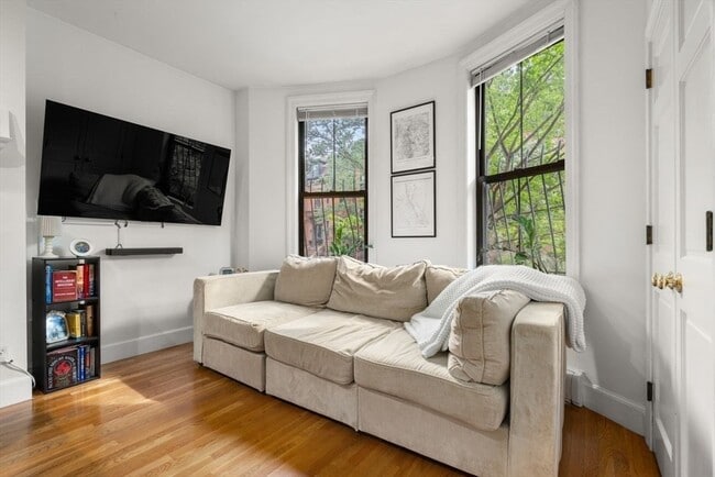 Foto del edificio - 20 Concord Sq