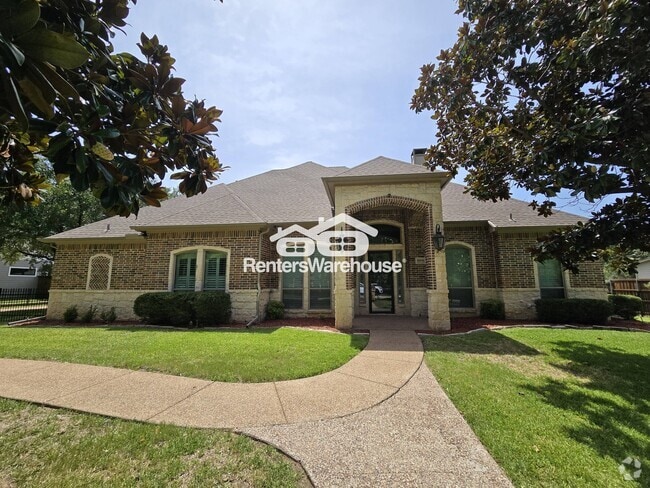 Building Photo - 5009 Bayberry St