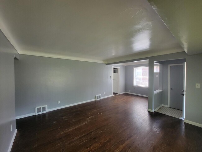 Building Photo - 9554 Westwood St