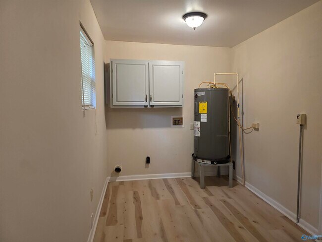 Foto del edificio - 145 Harris Rd NW