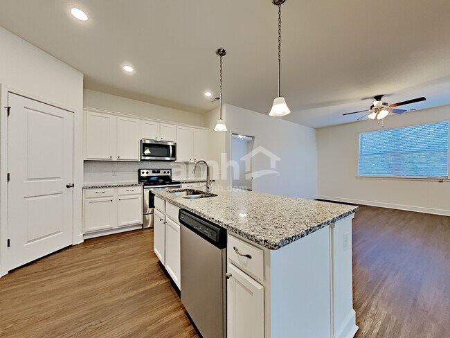 Foto del edificio - 5225 Maxwell Rd