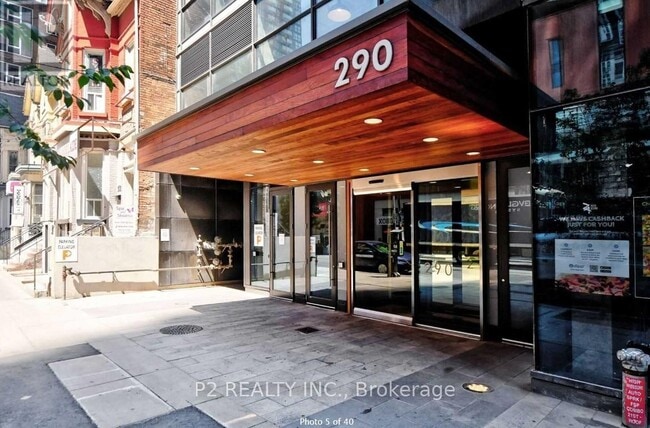 Building Photo - 290 Adelaide St W