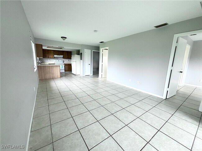 Building Photo - 1107 SE 46th Ln