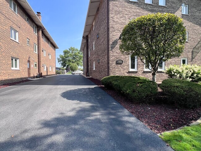 Foto del edificio - 9032 W 140th St