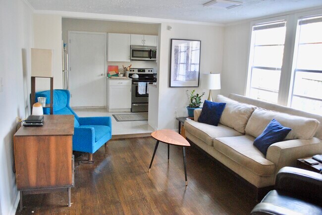 Foto del edificio - 939 Deckner Ave SW