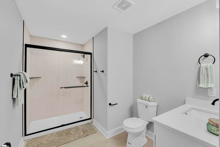 Primary Photo - A 4-bedroom GEM!!