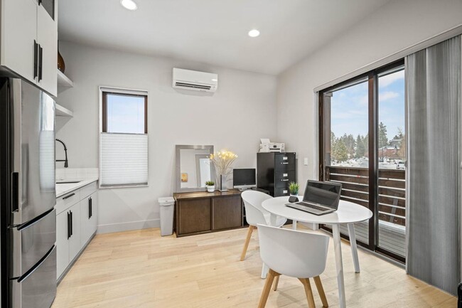 Building Photo - Modern living near Old Mill! Beautiful unf...