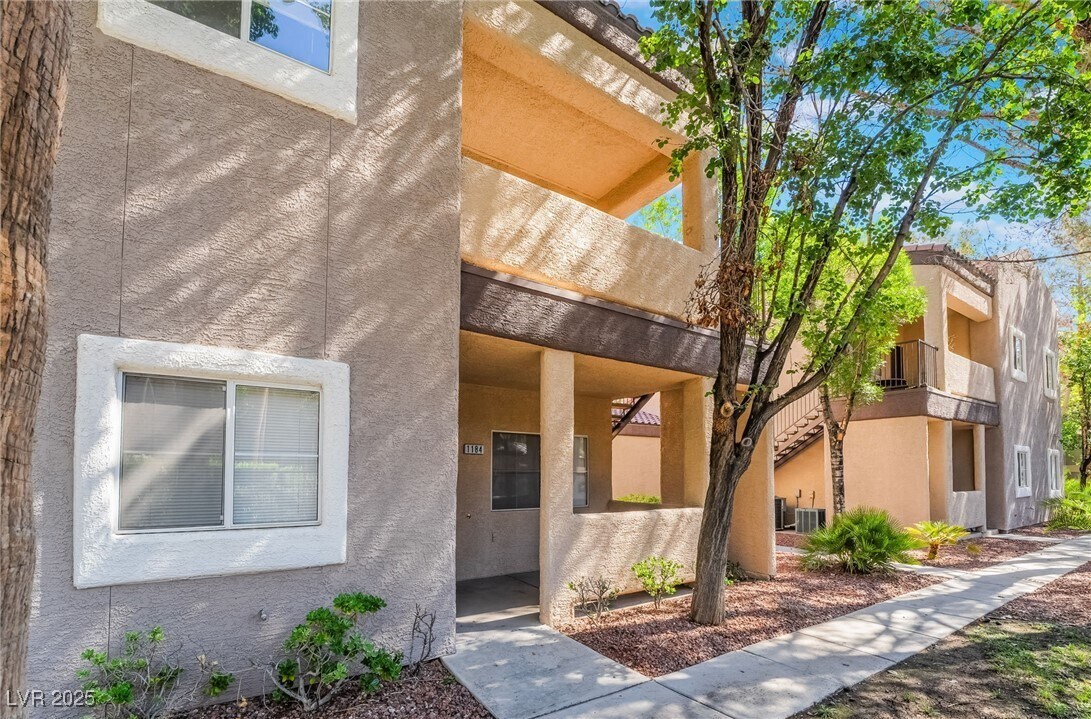 Foto principal - 5250 S Rainbow Blvd