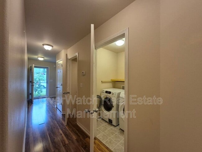 Building Photo - 9178 Eagle River Ln