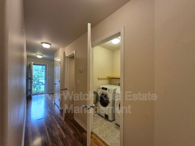 Foto del edificio - 9178 Eagle River Ln