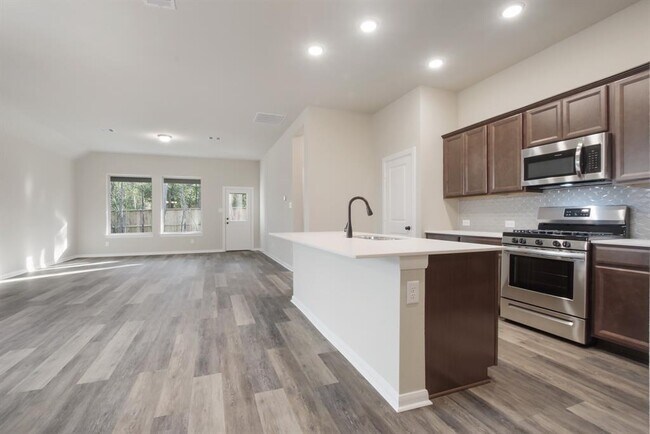 Building Photo - 127 Scarlet Maple Wy