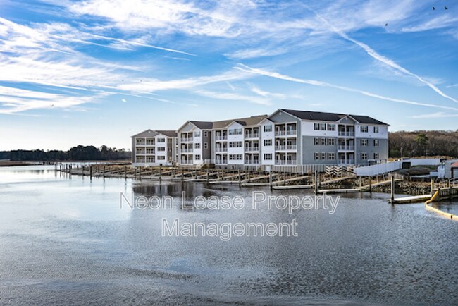 Building Photo - 33707 Skiff Aly