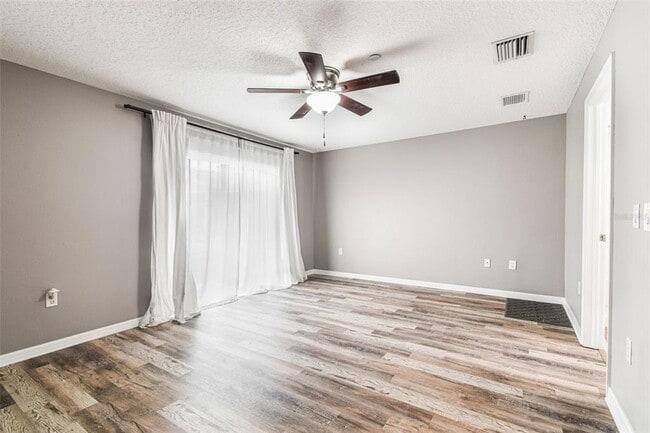 Foto del edificio - 2503 Middleton Grove Dr