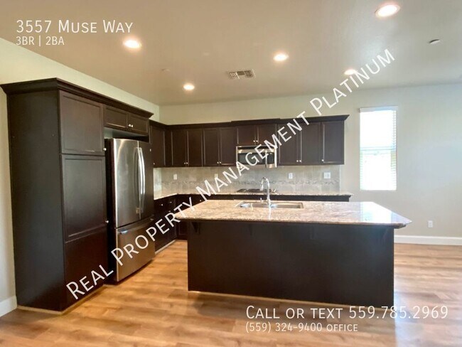 Foto del edificio - $2,195 - Beautiful  3 Bedroom Home in Harl...