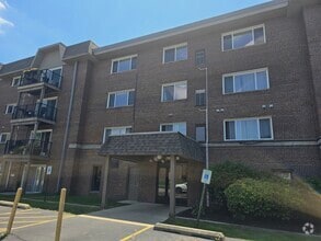 Building Photo - 2301 Beau Monde Ln