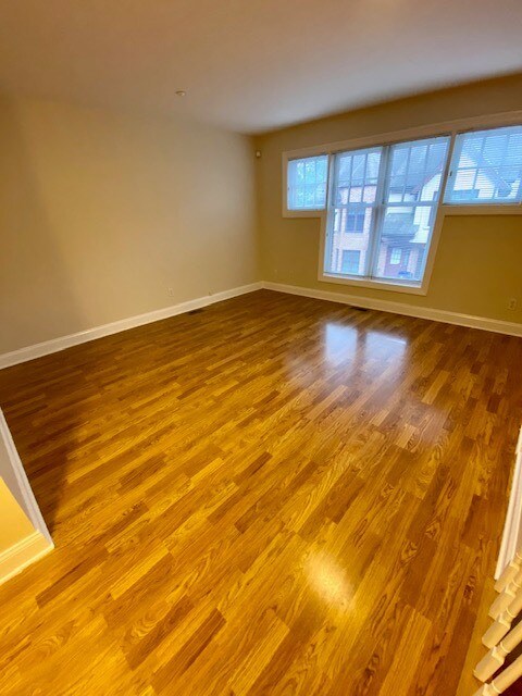 Foto del edificio - 355 Central Park Ave