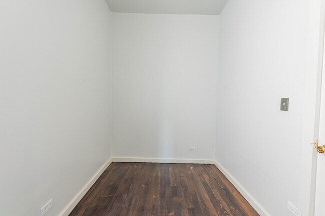 Foto del edificio - 1831 N Winchester Ave