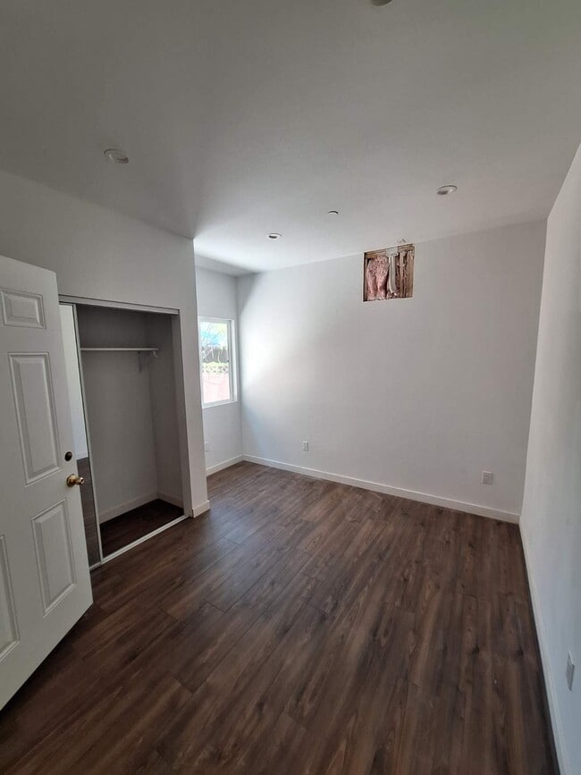 Foto del edificio - 14306 Osborne St