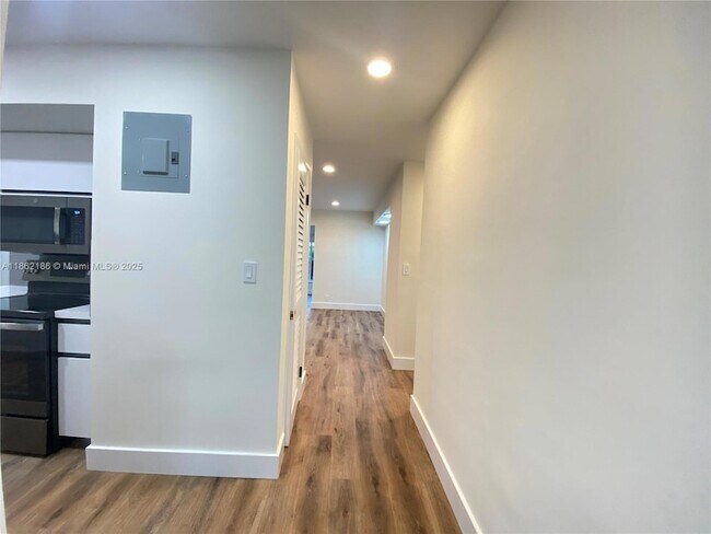 Foto del edificio - 3060 NE 4th Ave