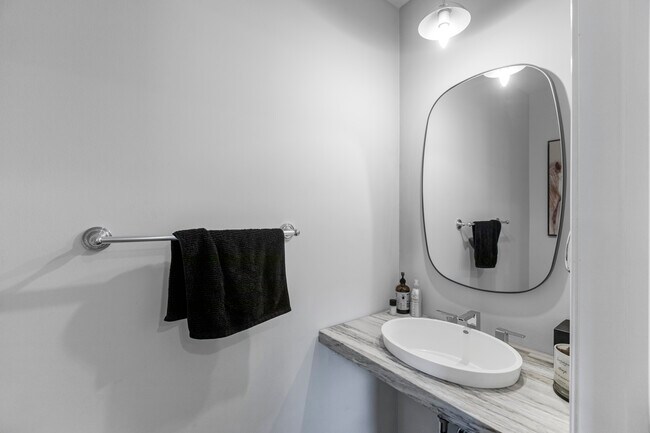 Foto del edificio - 720 W Evergreen Ave