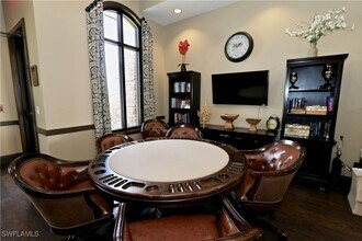 Building Photo - 8437 Rosa Ct