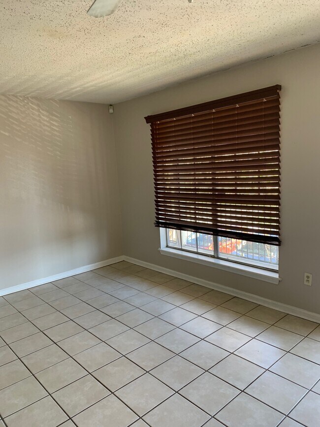 1984 Brightside Dr Unit 221, Baton Rouge, LA 70820 Apartments in