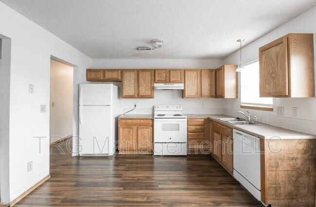 Building Photo - 2707 E Conquest St