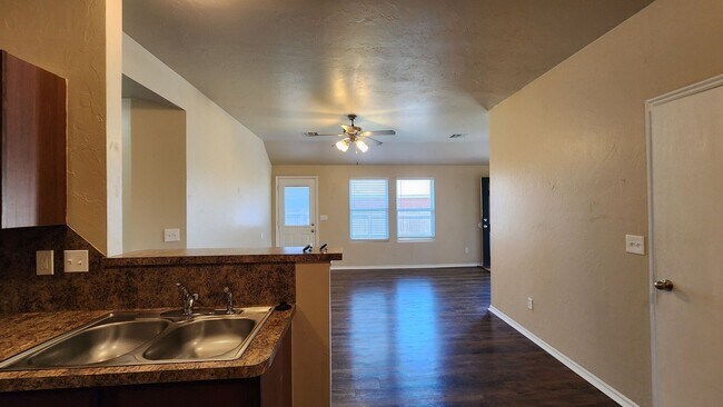 Building Photo - 7713 Bennie Terrace