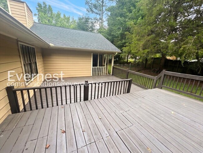 Foto del edificio - 3615 Winterberry Ln