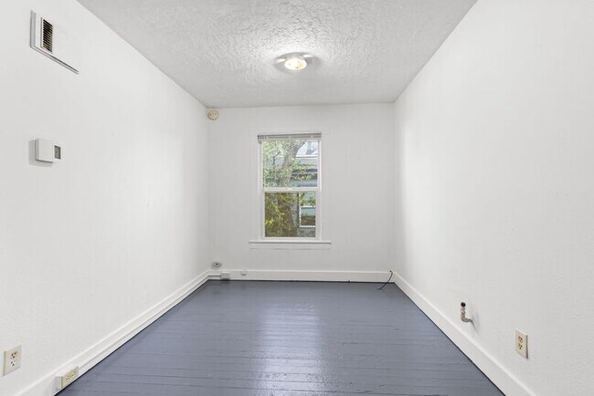 Building Photo - 2466 NW Vaughn St