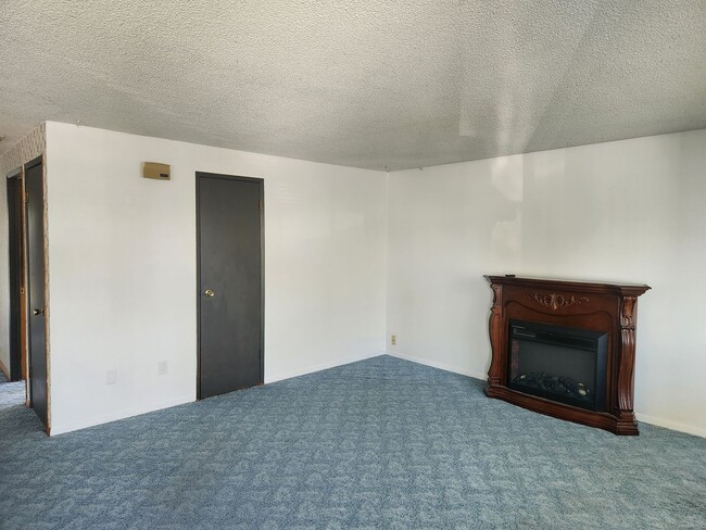 Foto del edificio - Large 3 br 1 ba charming home