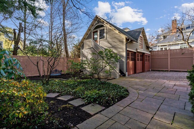 Foto del edificio - 30 Healey St