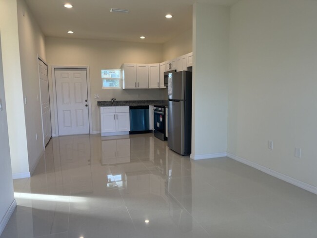 Foto del edificio - Move  in READY 2 bedroom