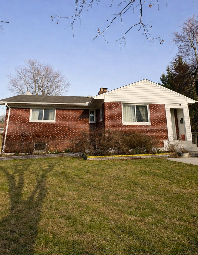 Photo - 2012 Henry Rd (Rockville, MD)