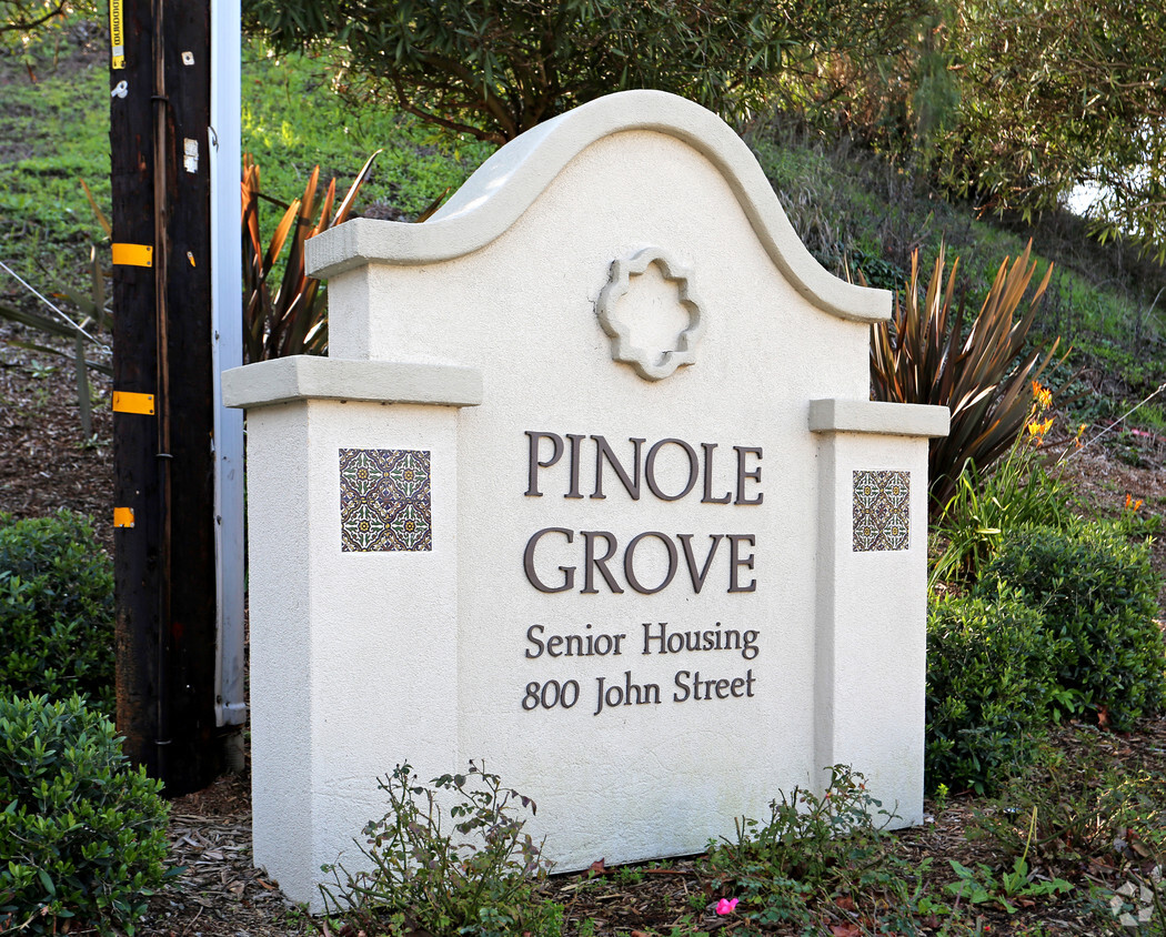 Foto principal - Pinole Grove Senior Housing