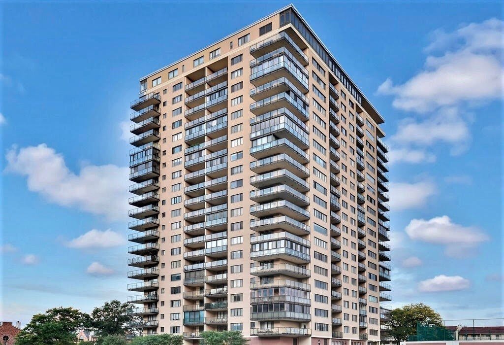 Foto principal - 1203 River Road Apt #17M, Edgewater, NJ 07...