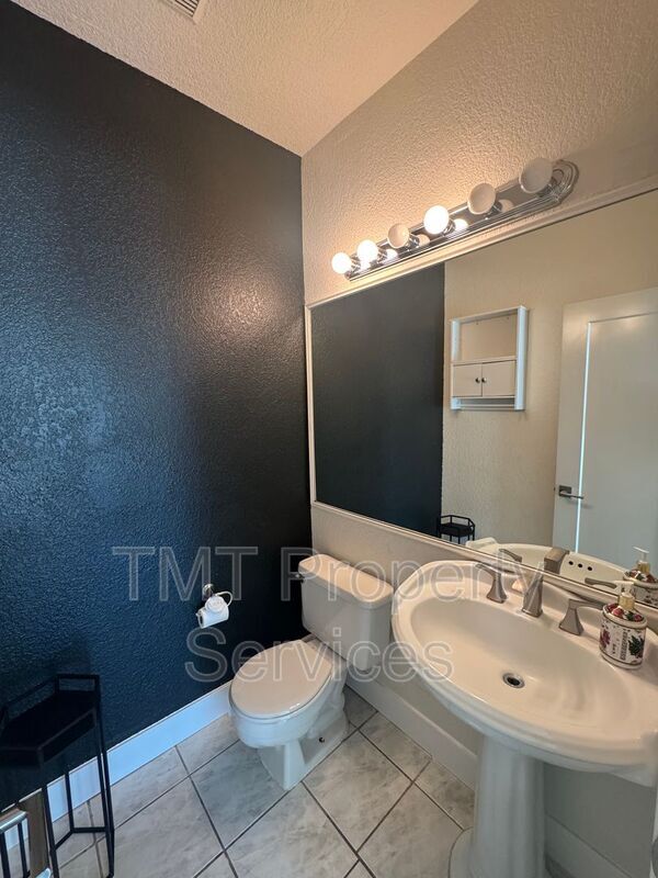 Foto del edificio - 5093 N Laguna Dr