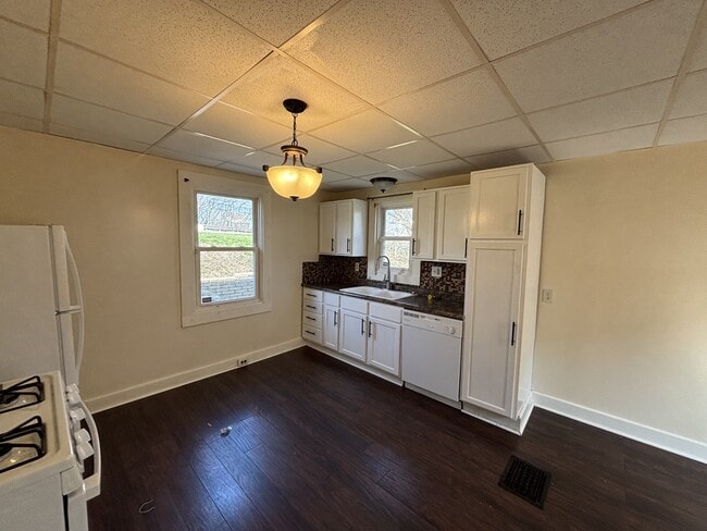 Building Photo - 2521 15th St SW