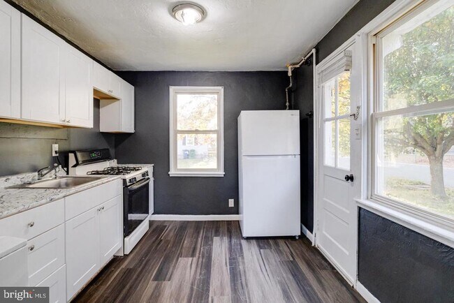 Foto del edificio - 2 Chesapeake Ct