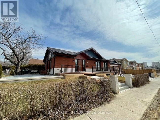 Building Photo - 65 Windsor Rd