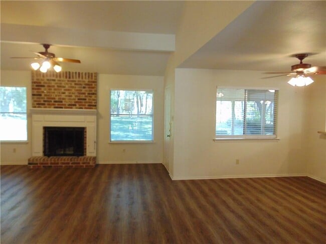 Building Photo - 9213 Independence Loop