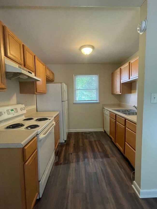 Building Photo - 1011