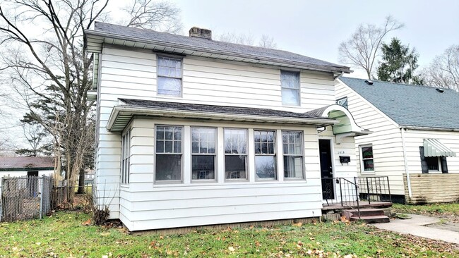 Building Photo - 1419 O'Brien St - South Bend