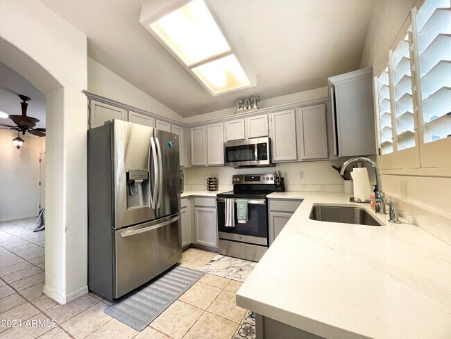 Foto del edificio - 18802 N 44th Pl