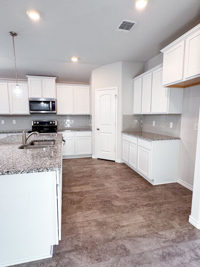 Building Photo - 6233 Lavaca Dr
