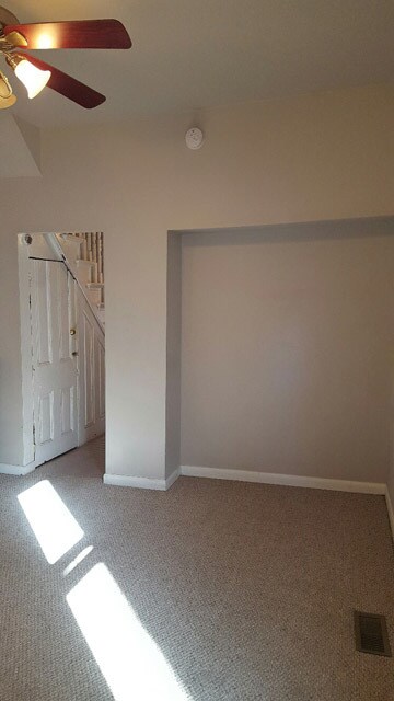 Comedor con vista 1 - 524 N 33rd St