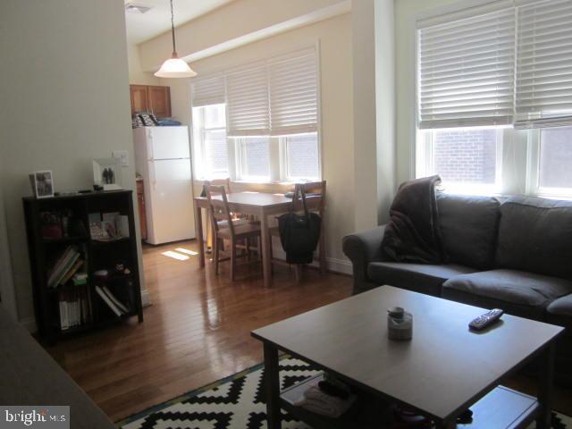 Primary Photo - 133 S 18th St